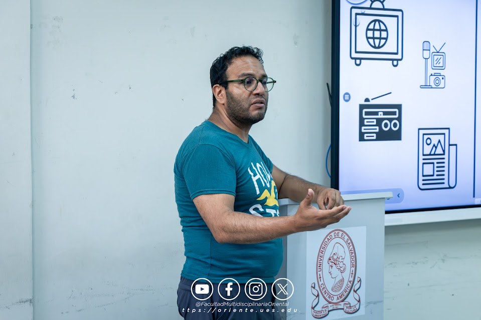 Charla Especial de Biología Fortalece la Formación Académica en la FMO